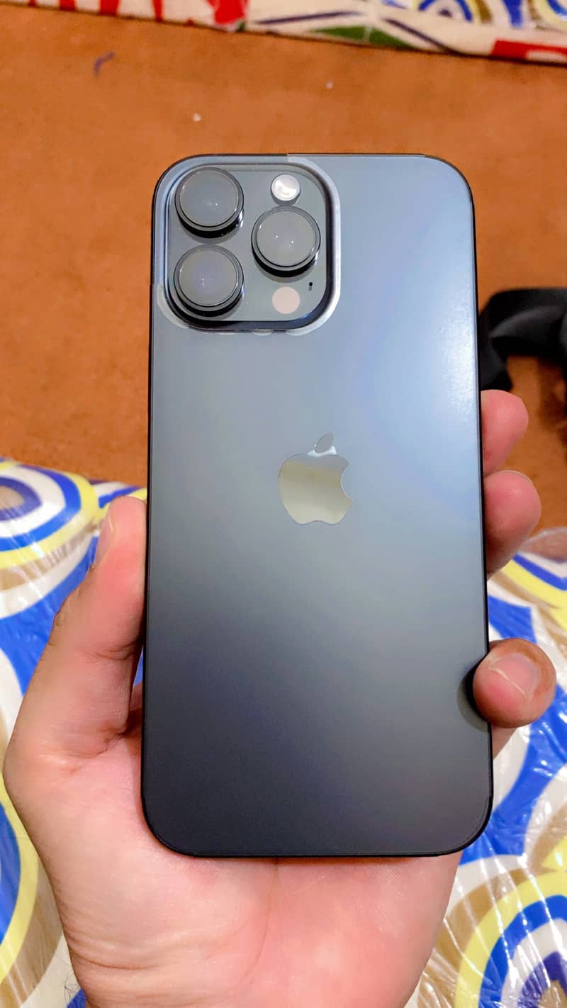 Apple iPhone 16 Pro Max JV 7