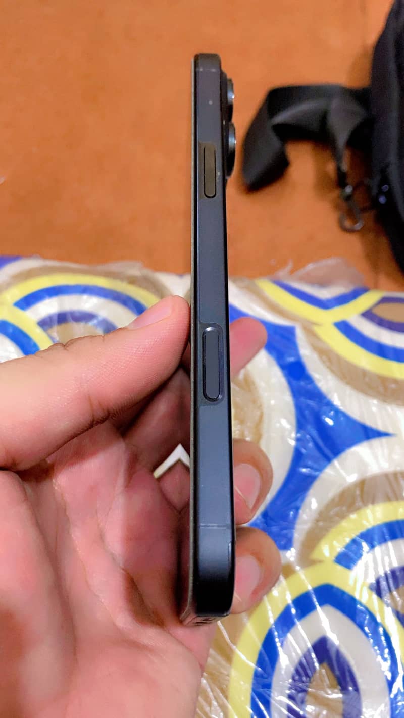Apple iPhone 16 Pro Max JV 8