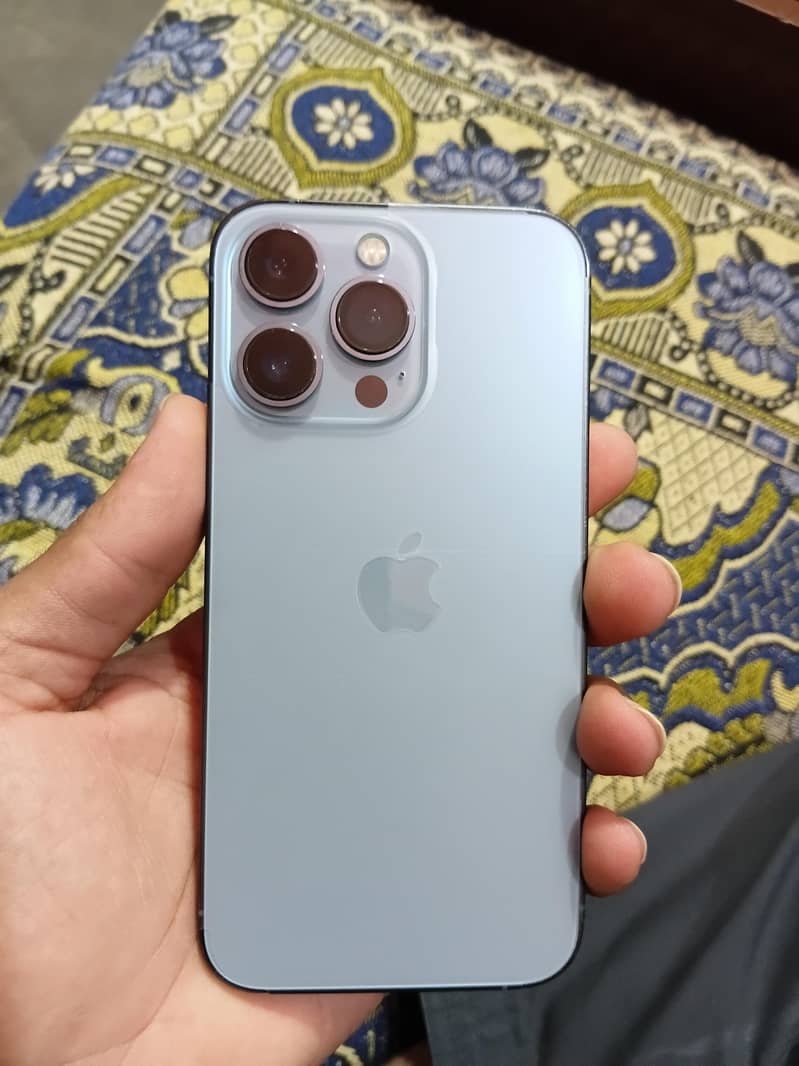 Apple iPhone 13 Pro 1