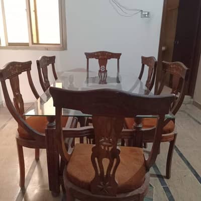 Dining chairs 06, one bid dining table, Sheesham ki lakrri ki chairs h