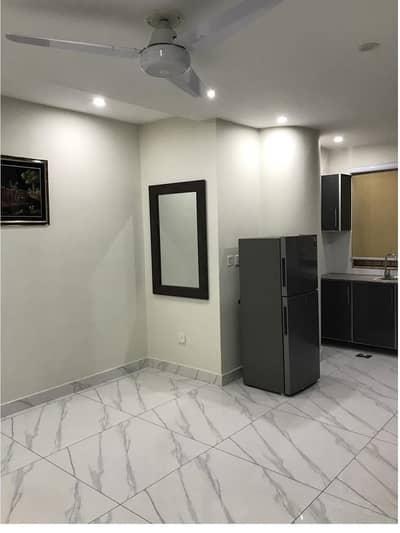 Brand New Building Semi Furnished Area 1100 Square Feet Floor Available For Rent Corporate Office On Main Boulevard Road Gulberg 3 Lahore
