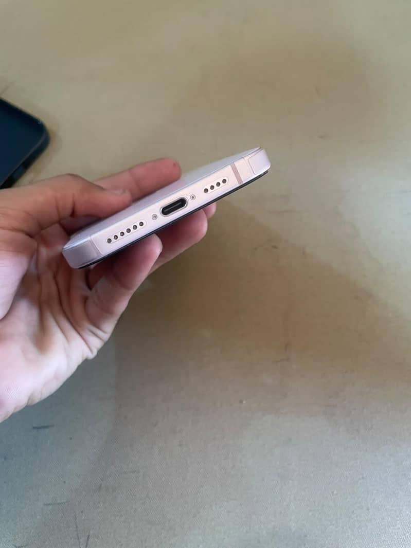 Apple iPhone 15 plus 2