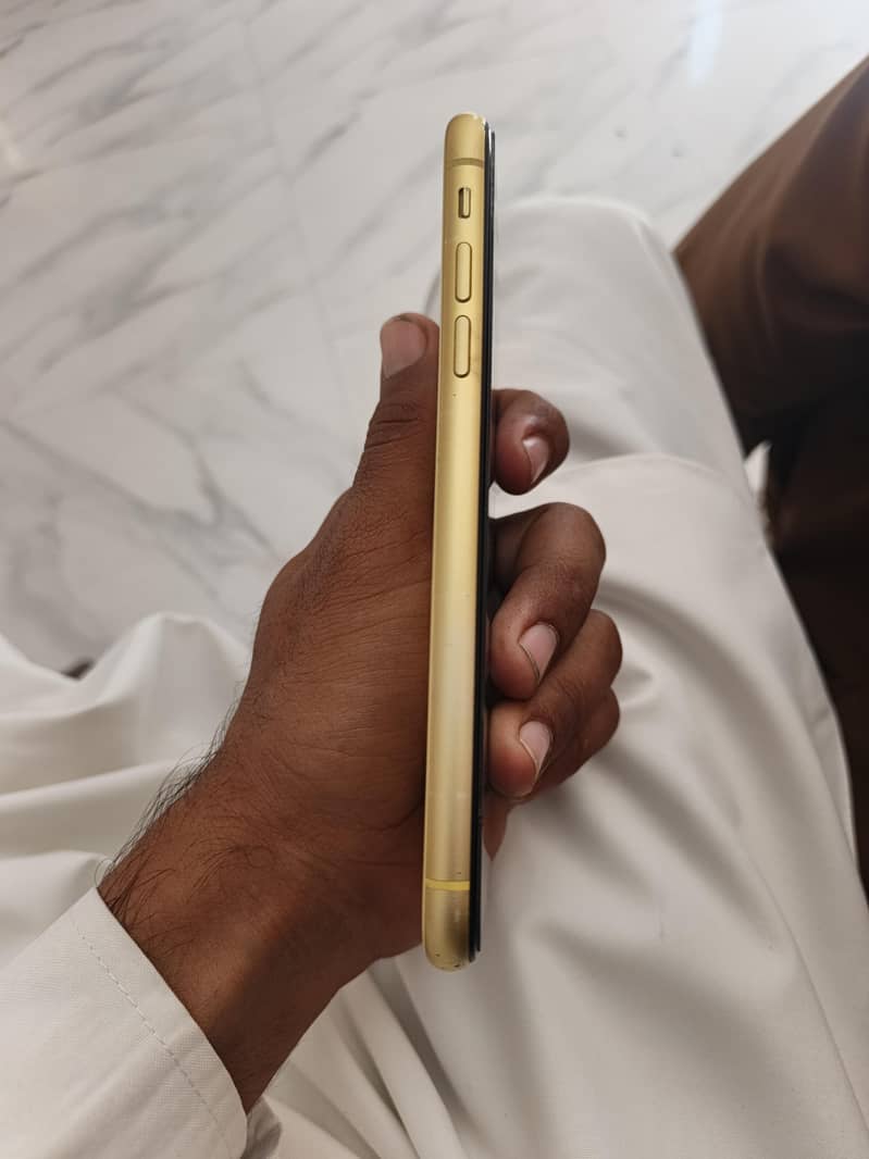 Apple iPhone 11 5