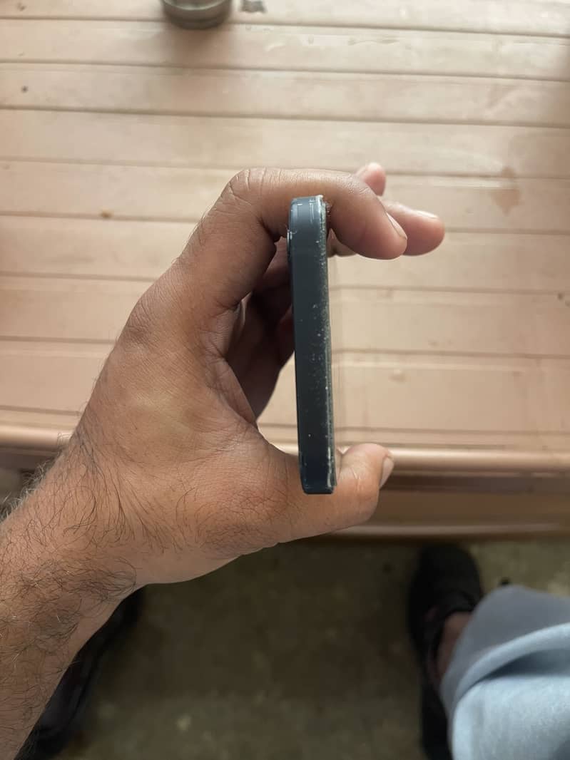 Apple iPhone 12 3