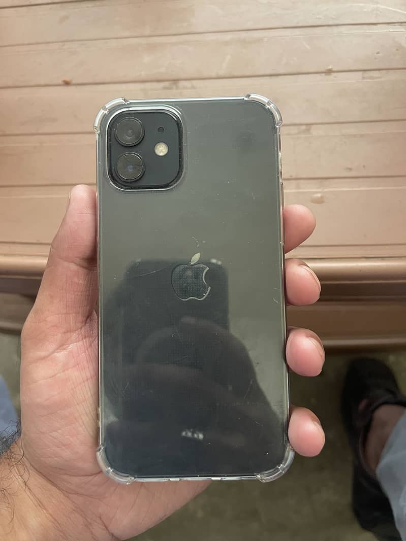 Apple iPhone 12 4