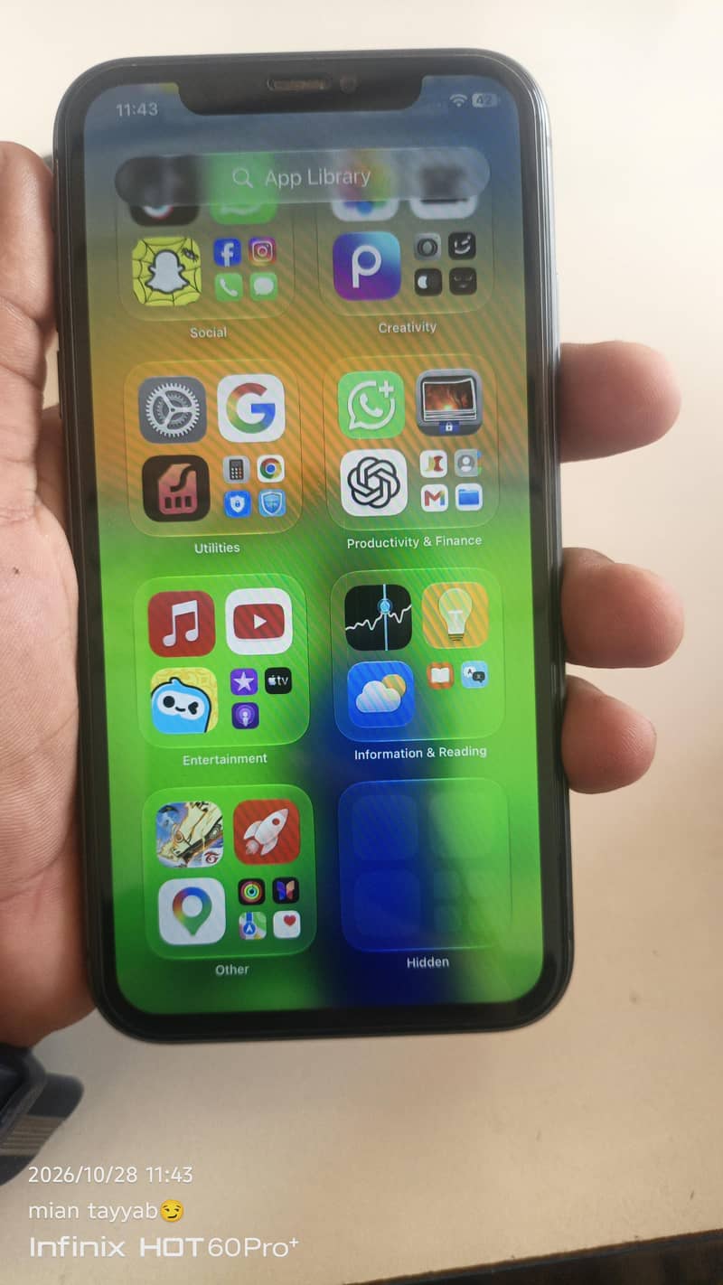 Apple iPhone 11 4