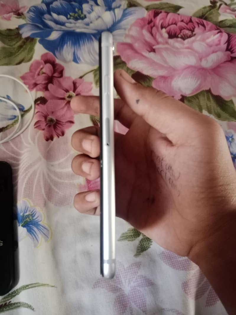 Apple iPhone 6S 3
