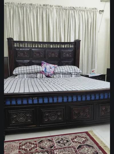 Pure Wooden Bed and Dressing Table