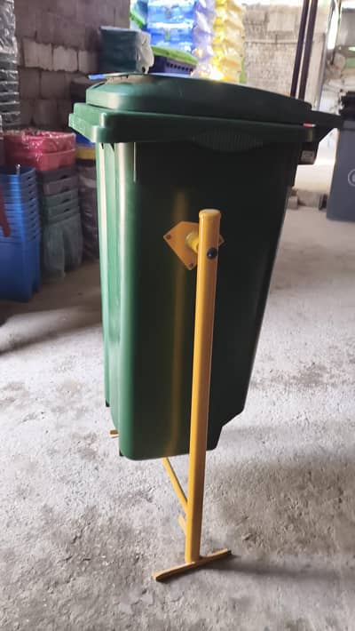 imported hanging 120 liter HDPE wastebin /hanging dustbin/ trash bin
