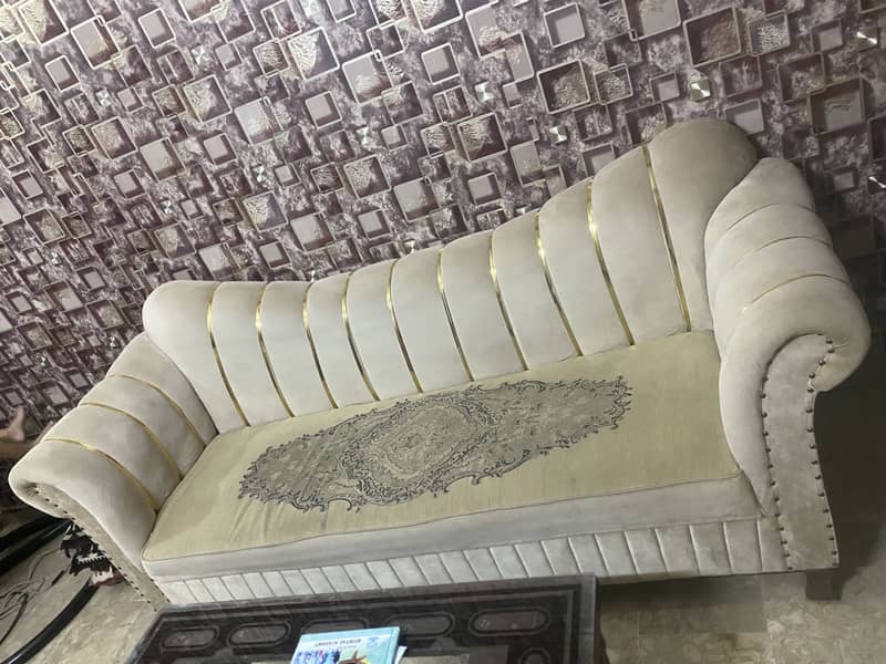 5 setar Sofa set with table condition 10/8 1