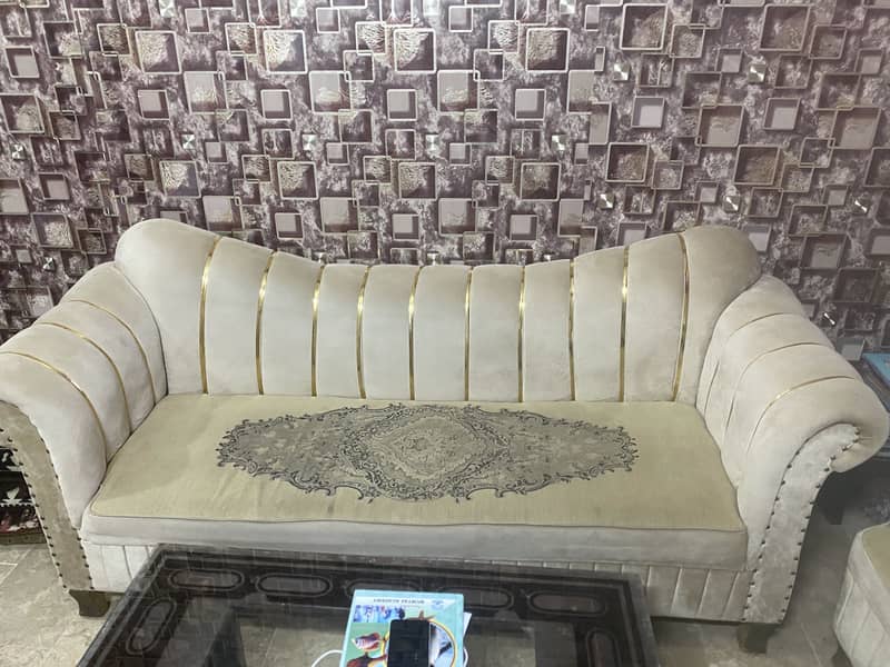 5 setar Sofa set with table condition 10/8 2