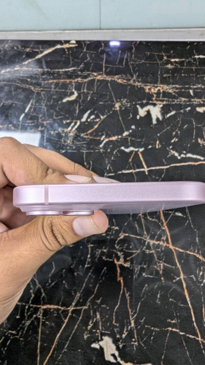 Apple iPhone 15 plus 2