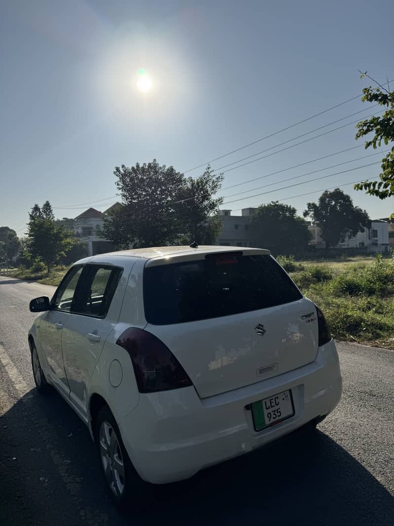 Suzuki Swift 2011 1