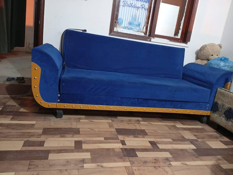 sofa cum 8