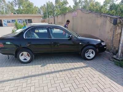 Toyota Corolla XE 2000