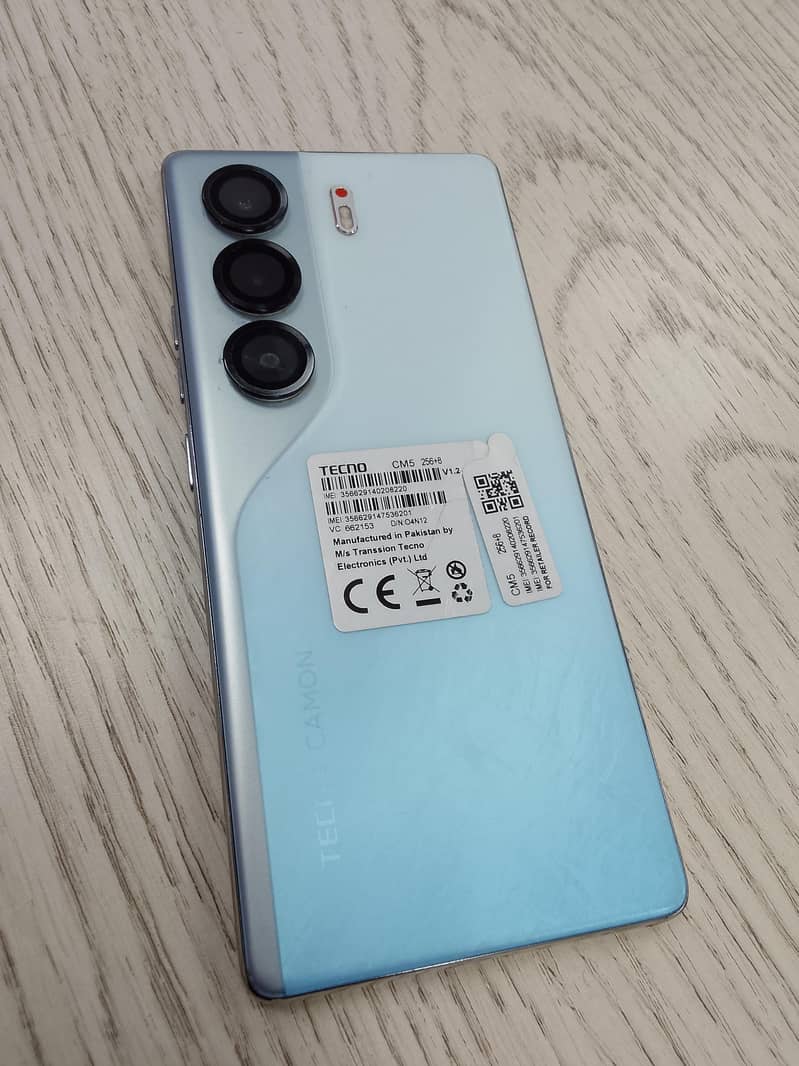 Tecno CAMON 40 1