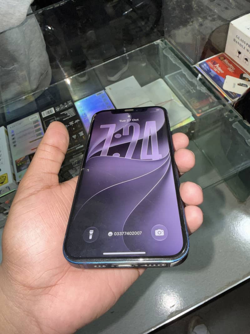 Apple iPhone 12 1