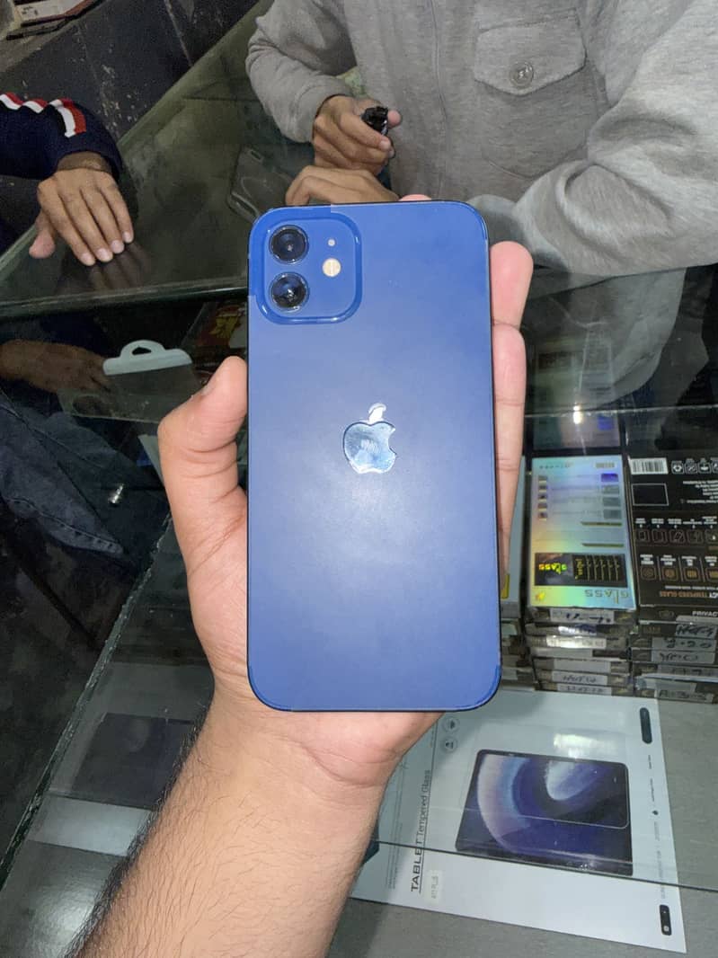 Apple iPhone 12 3