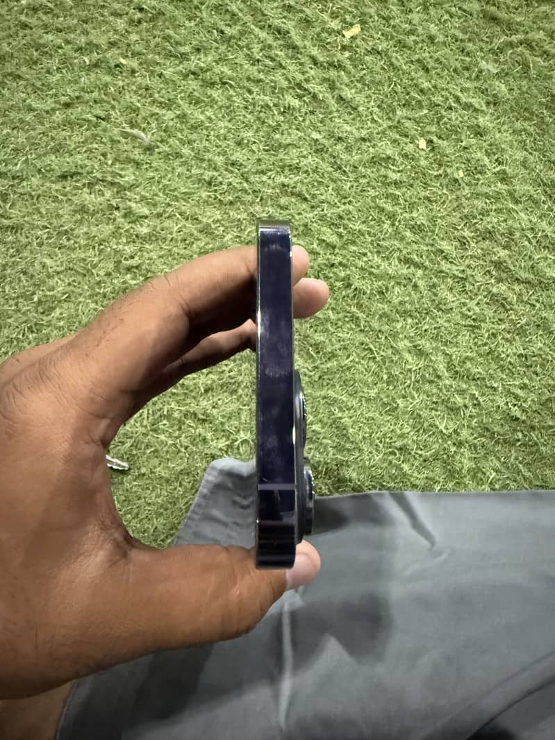 Apple iPhone 14 Pro Max 1