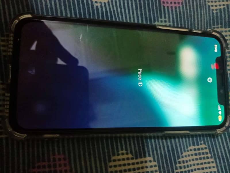 Apple iPhone XS 3