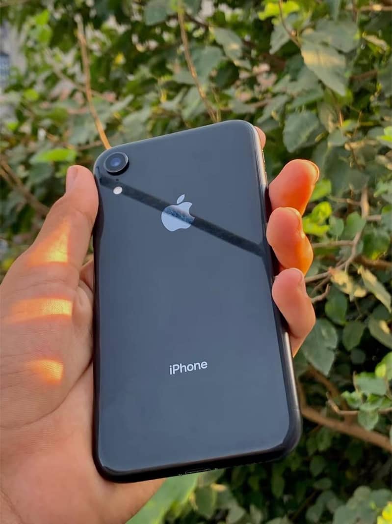 Apple iPhone XR 4