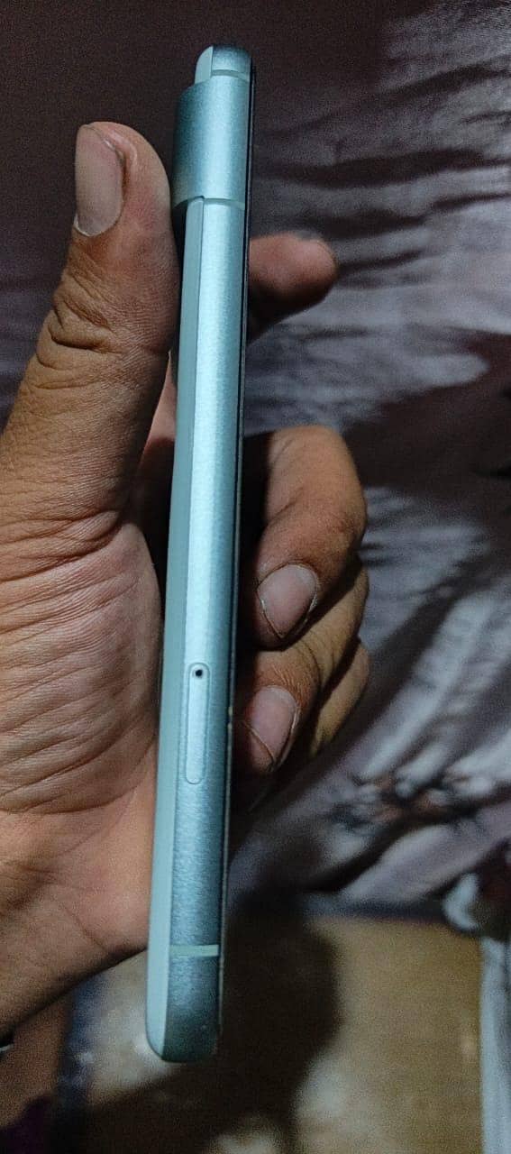 Google Pixel 8 2