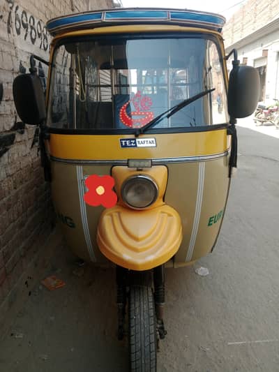 Cng tezraftar rikshaw