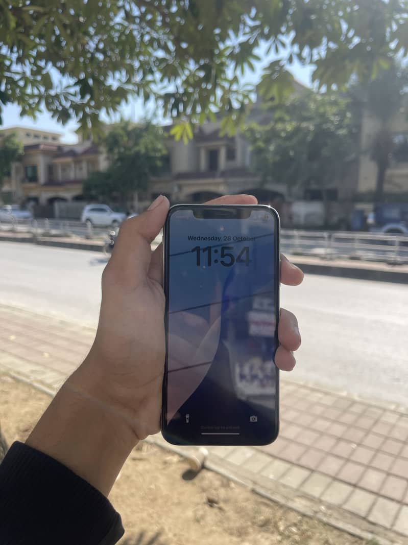 Apple iPhone XS 1