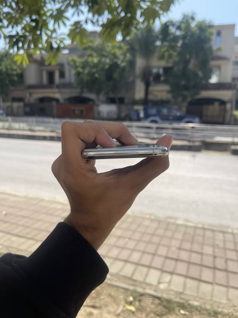 Apple iPhone XS 2