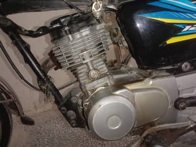Honda 125 motorcycle 2003 model condition 10/9 all ok documents all ok