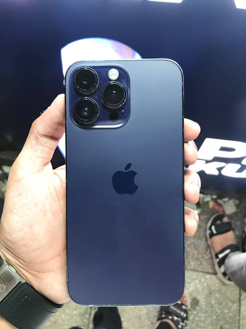 Apple iPhone 14 Pro Max 1