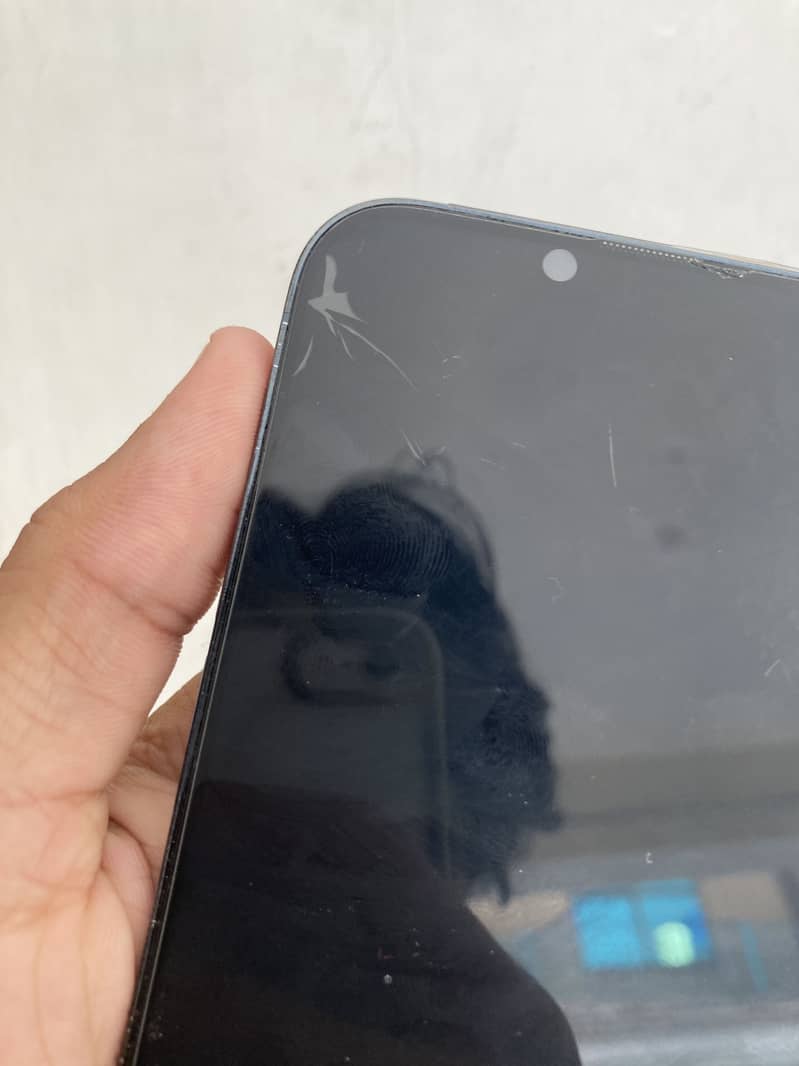Apple iPhone 13 Pro Max 2