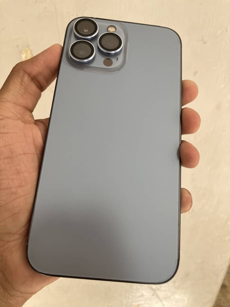 Apple iPhone 13 Pro Max 4