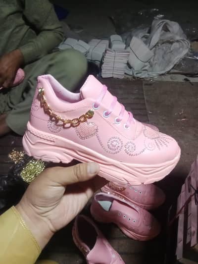 A. R SHOES