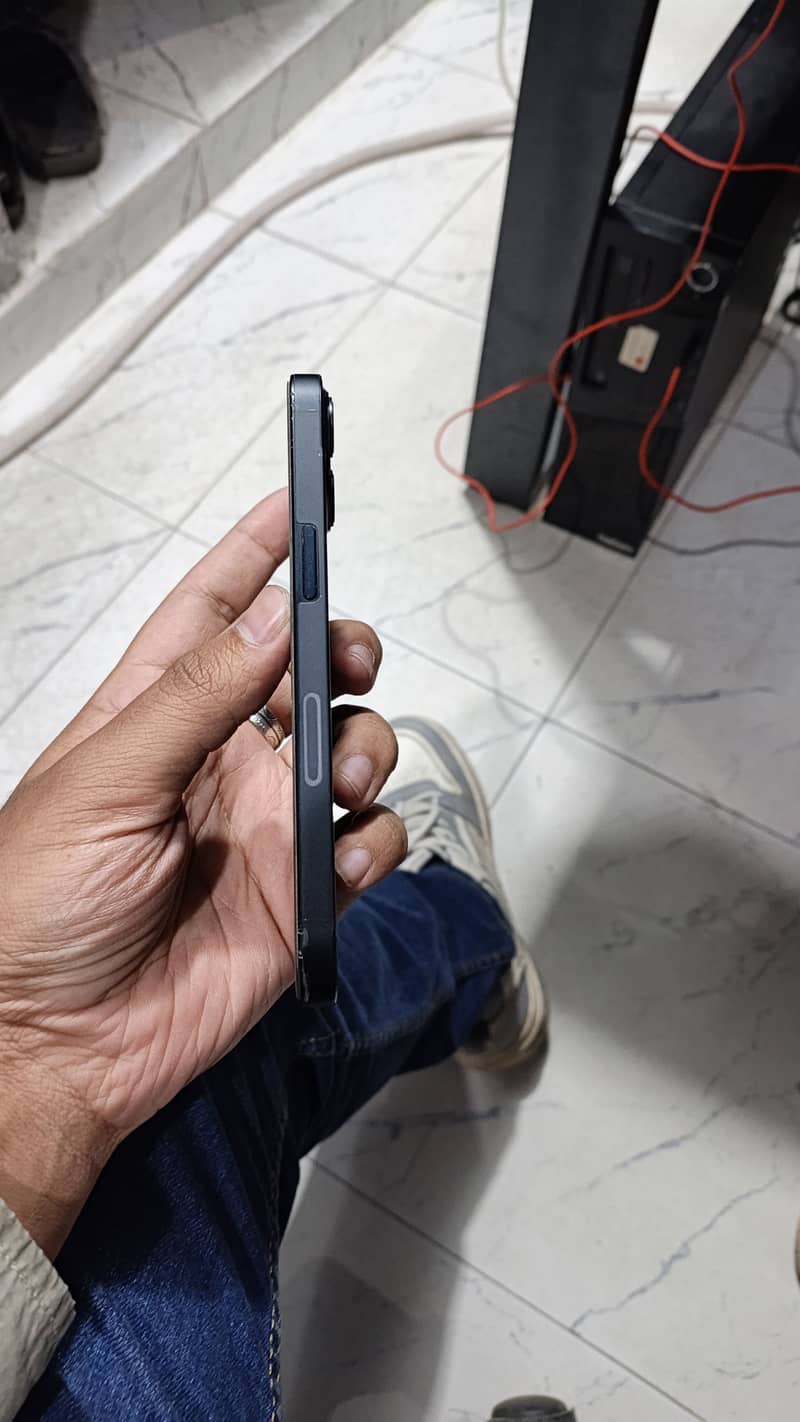 Apple iPhone 13 1