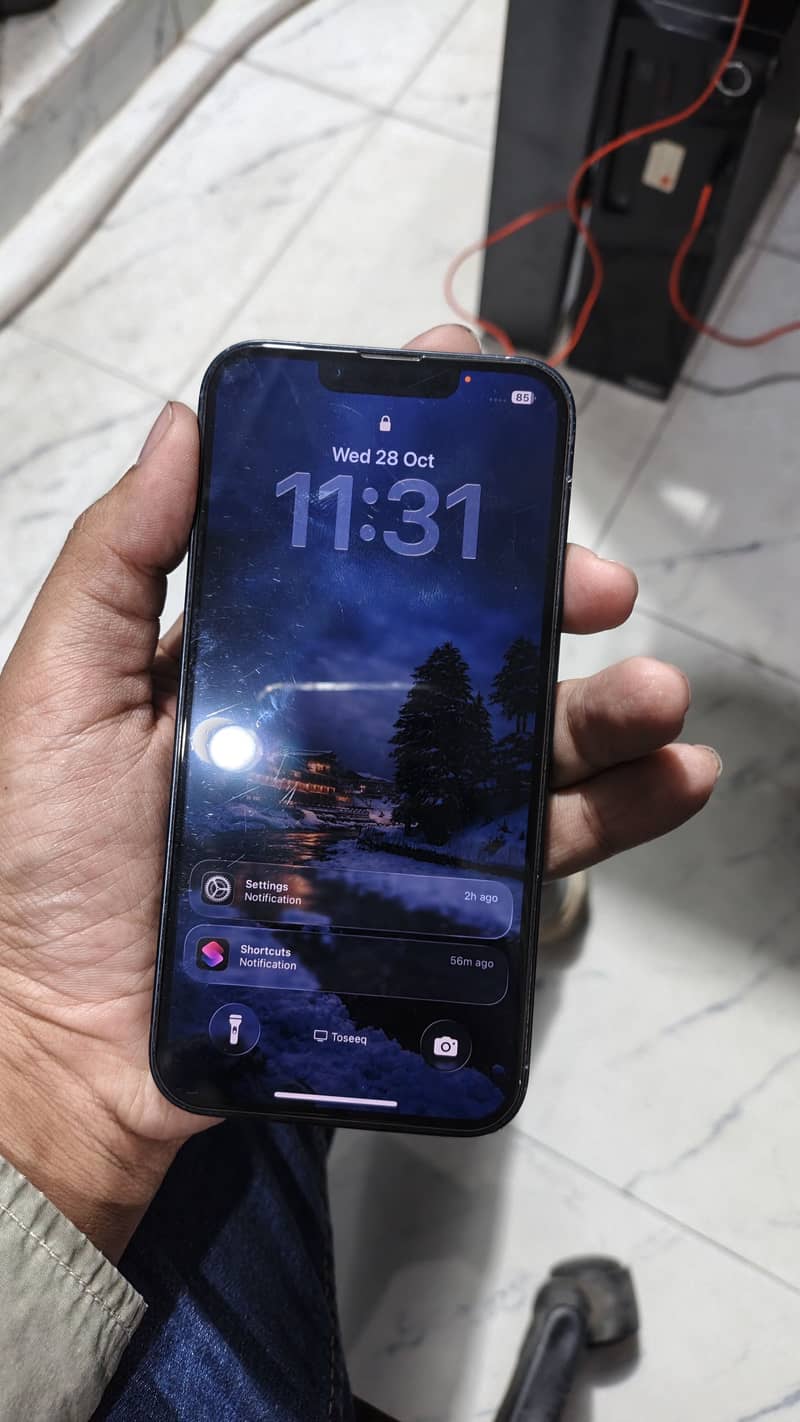Apple iPhone 13 5
