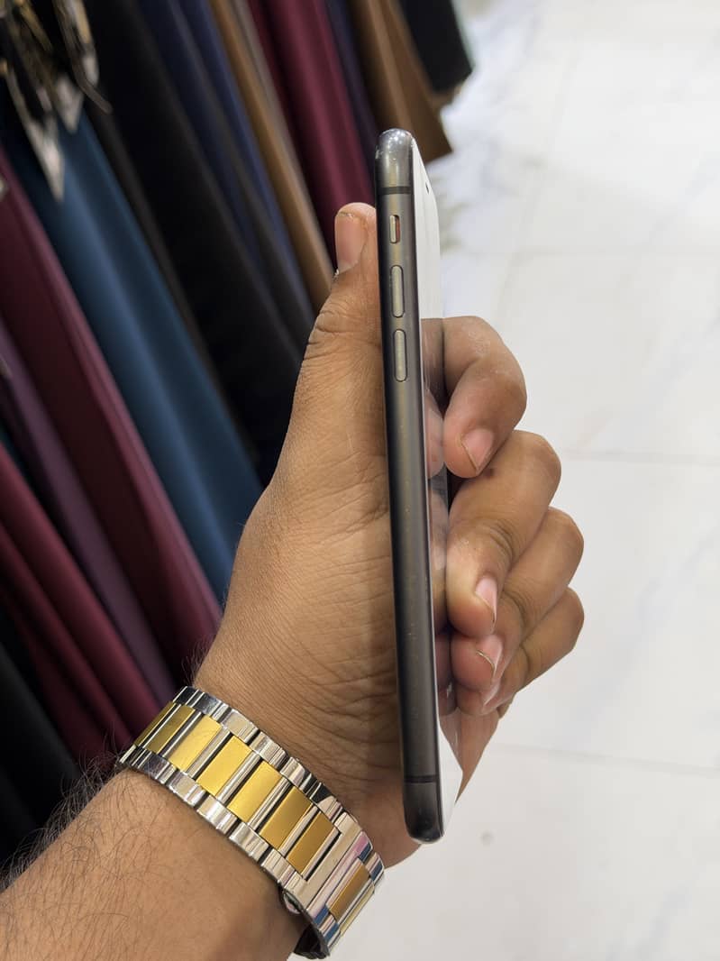 Apple iPhone 11 2