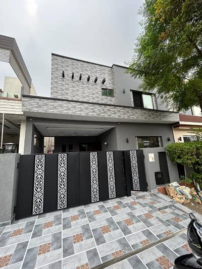 7 MARLA HOUSE TOP LOCATION GOOD CONDITION HOUSE FOR SALE IN DHA PHASE 6 BLOCK J.