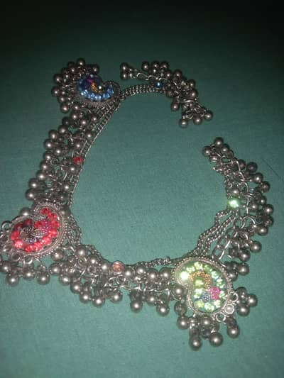 chandi aur silver mein bani Hui mix payal hai yah antique piece hai  y
