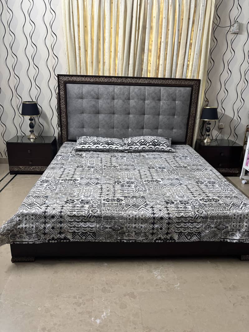 Bed and dressing table 1