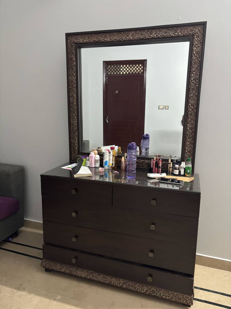 Bed and dressing table 6