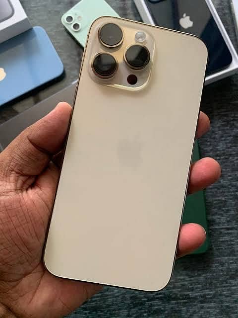 Apple iPhone 14 Pro Max 0
