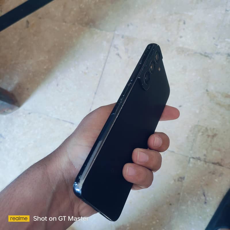 Samsung Mobile S22 Plus 3