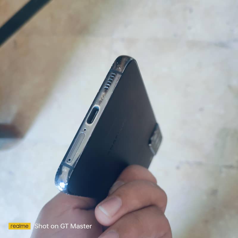 Samsung Mobile S22 Plus 4