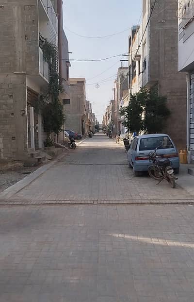 80 Sq Yards Plot For Sale- Corner Plot Old Block