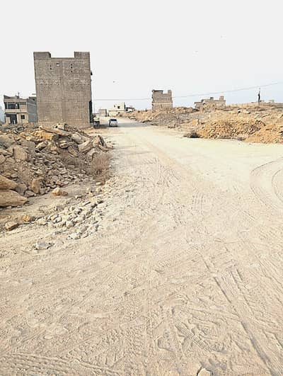 120 Yard Plot For Sale - Prime Location Of Gold Block
