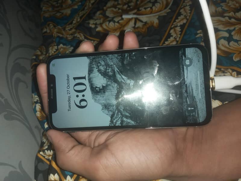 Apple iPhone X 3