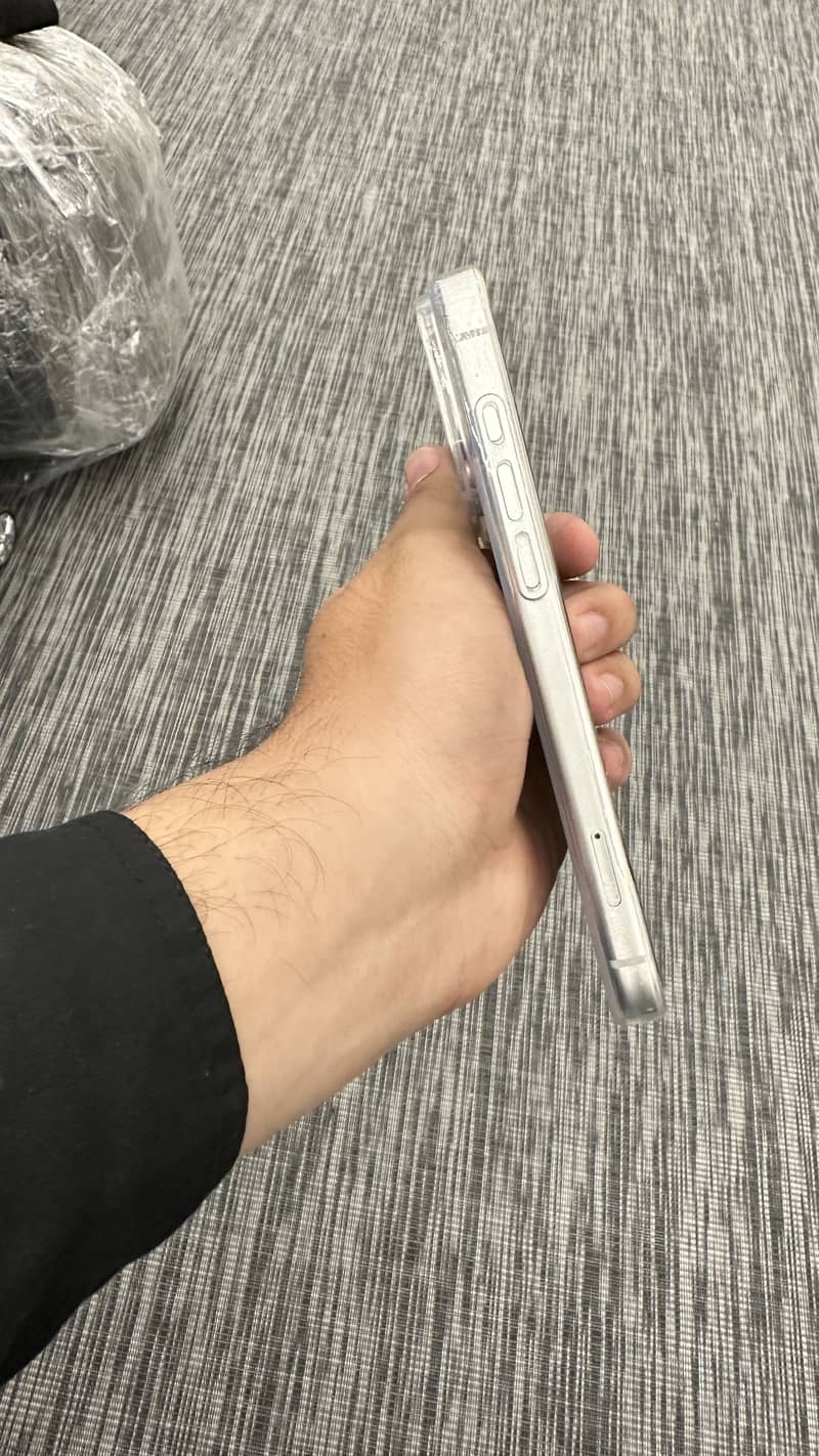 Apple iPhone 17 Pro Max 2