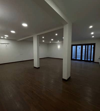 Prime Location In DHA Phase 7 Of Karachi, A 1000 Square Yards House Is Available