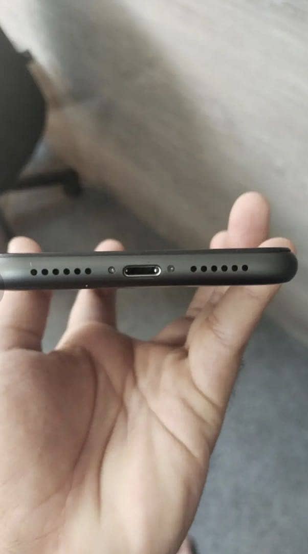 Apple iPhone 11 3